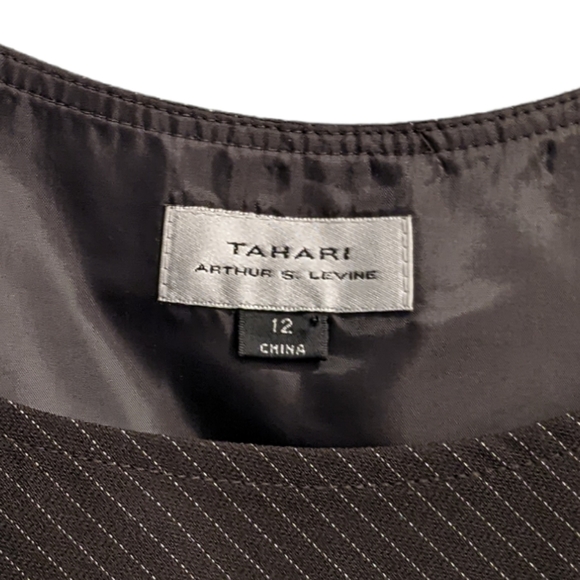 Tahari Arthur S Levine Brown Pin Striped Top 12 - Picture 2 of 2